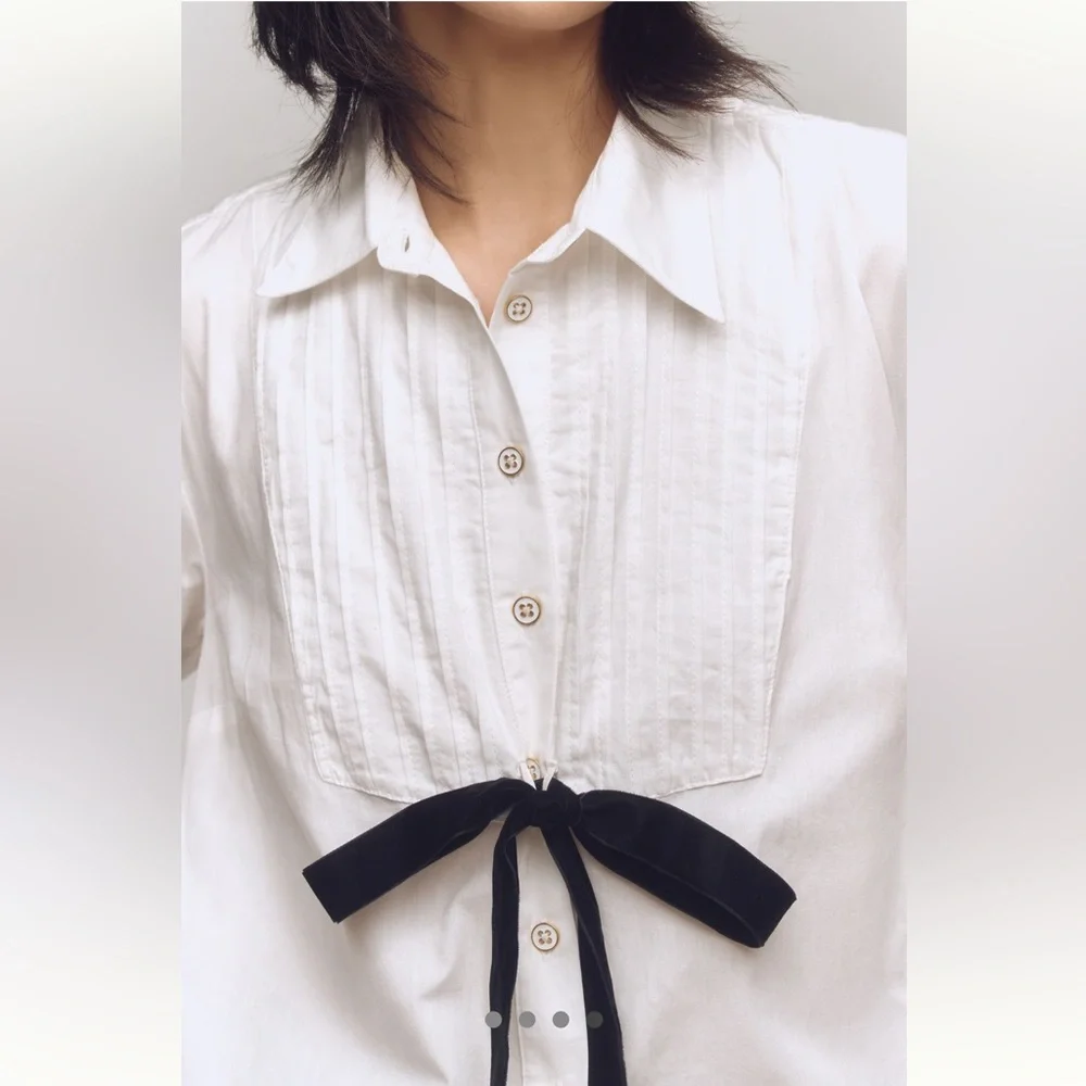 *NWT* ANTHROPOLOGIE x MAEVE Tuxedo Bow Pleat Button-Up Detail Blouse Wht&Blk — M - Picture 4 of 4